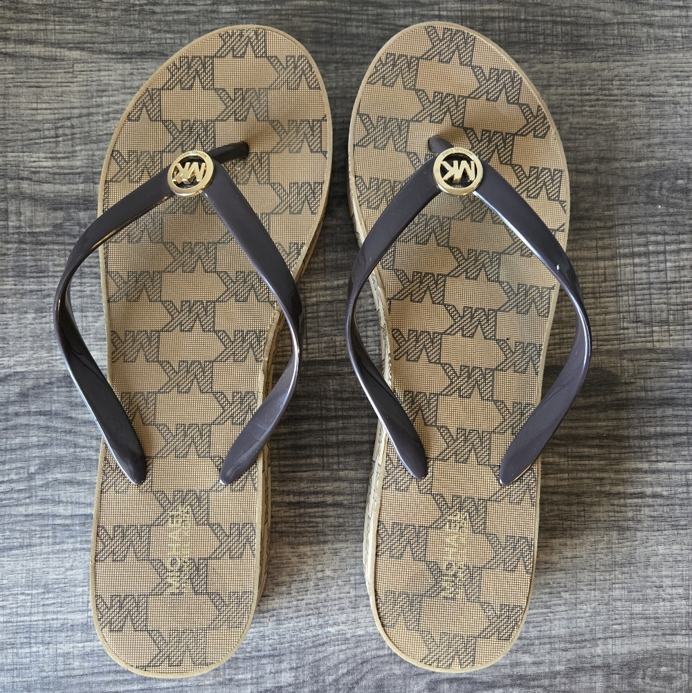 Michael Kors Signature Logo Brown Flip Flops, Women's Size 10 - Picture 5 of 12